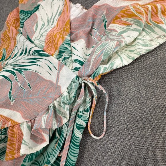 MOD On Trend Floral‎ Wrap Romper  V-Neck Ruffled Trim Spaghetti Straps Medium - Picture 8 of 16